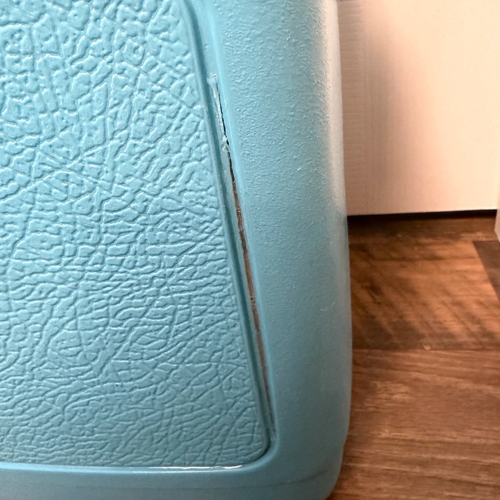 Legend 24 IGLOO Cooler Ice
Chest Barbie Tiffany Blue 1987/88
VINTAGE - Picture 7 of 10